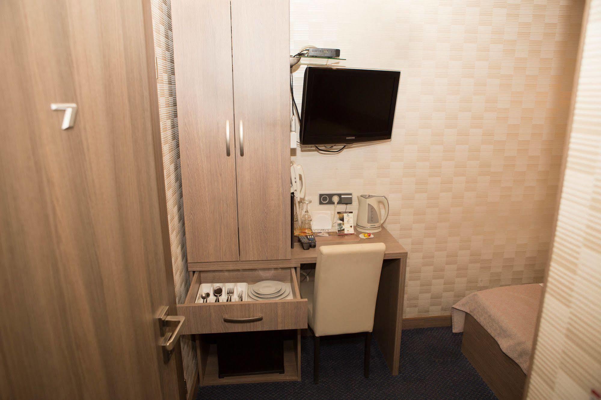 Hotel Elegant キエフ エクステリア 写真