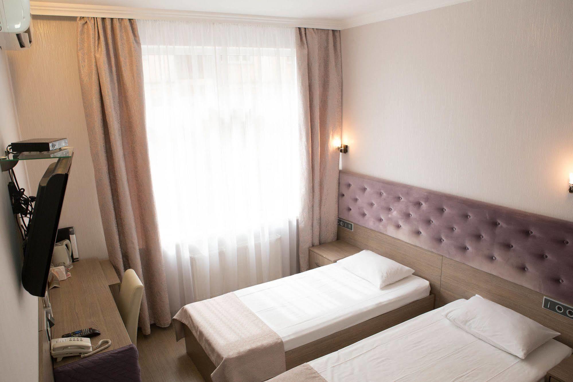 Hotel Elegant キエフ エクステリア 写真