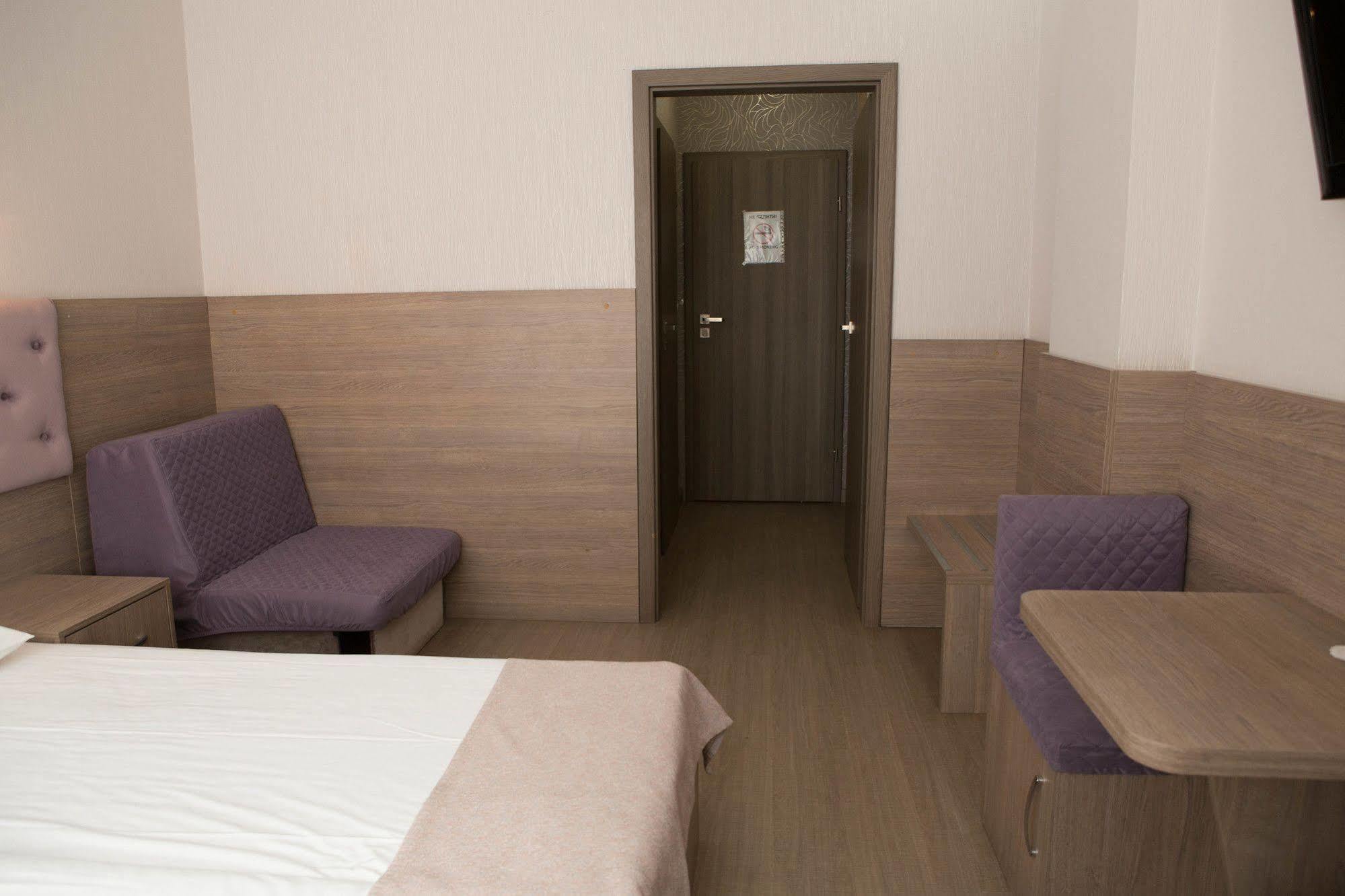 Hotel Elegant キエフ エクステリア 写真